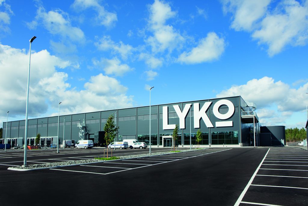 Das neue Logistikzentrum der Lyko Group AB mit hochautomatisiertem Zentrallager in Vansbro, Schweden. (Bild: Mikael Dubois, Stockholm, fÃ¼r Regiolux)