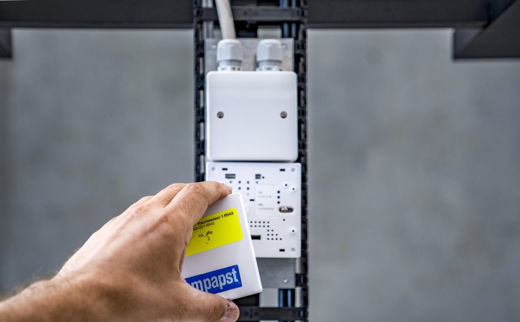 Sensoren messen permanent die LuftqualitÃ¤t und schicken ihre Daten in die cloudbasierte Building Connect Plattform (Bild: ebm-papst Mulfingen GmbH & Co. KG)